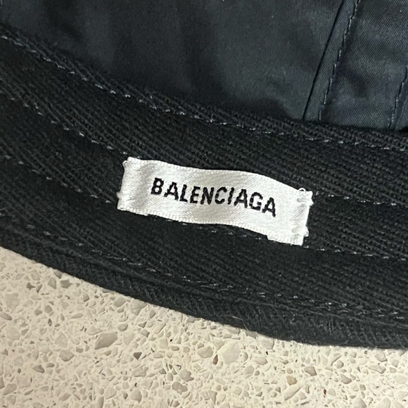 BALENCIAGA Political Cap - EUC - 💯 AUTHENTIC - Picture 7 of 8
